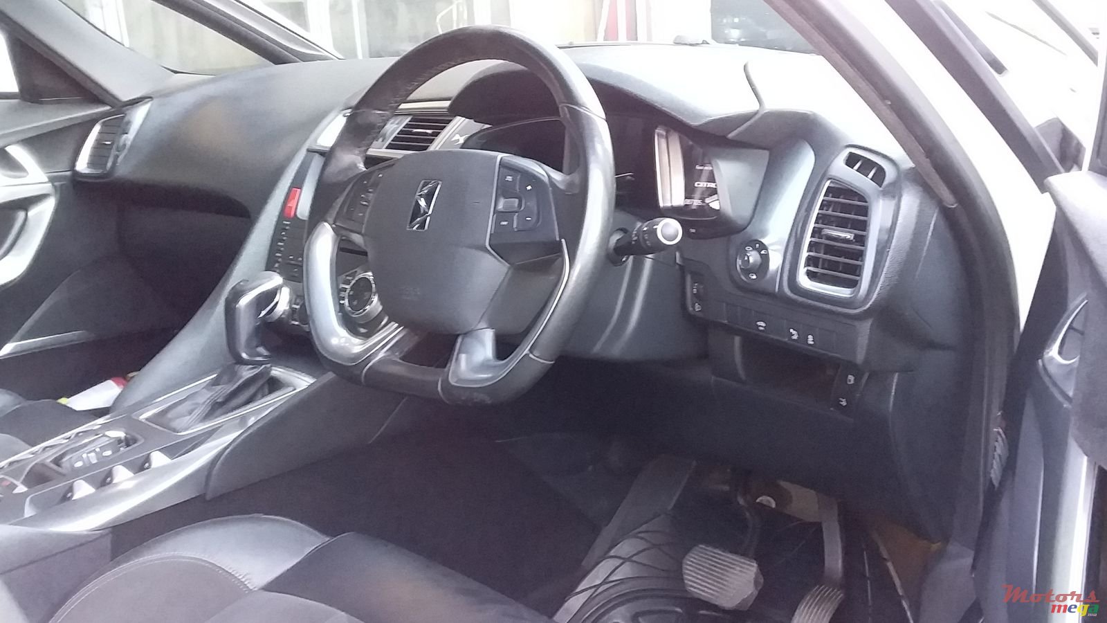 2014' Citroen DS5 photo #3