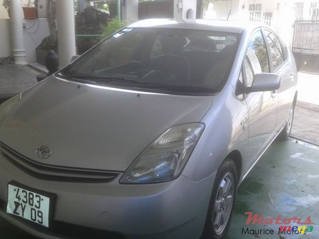 2009' Toyota Prius photo #1