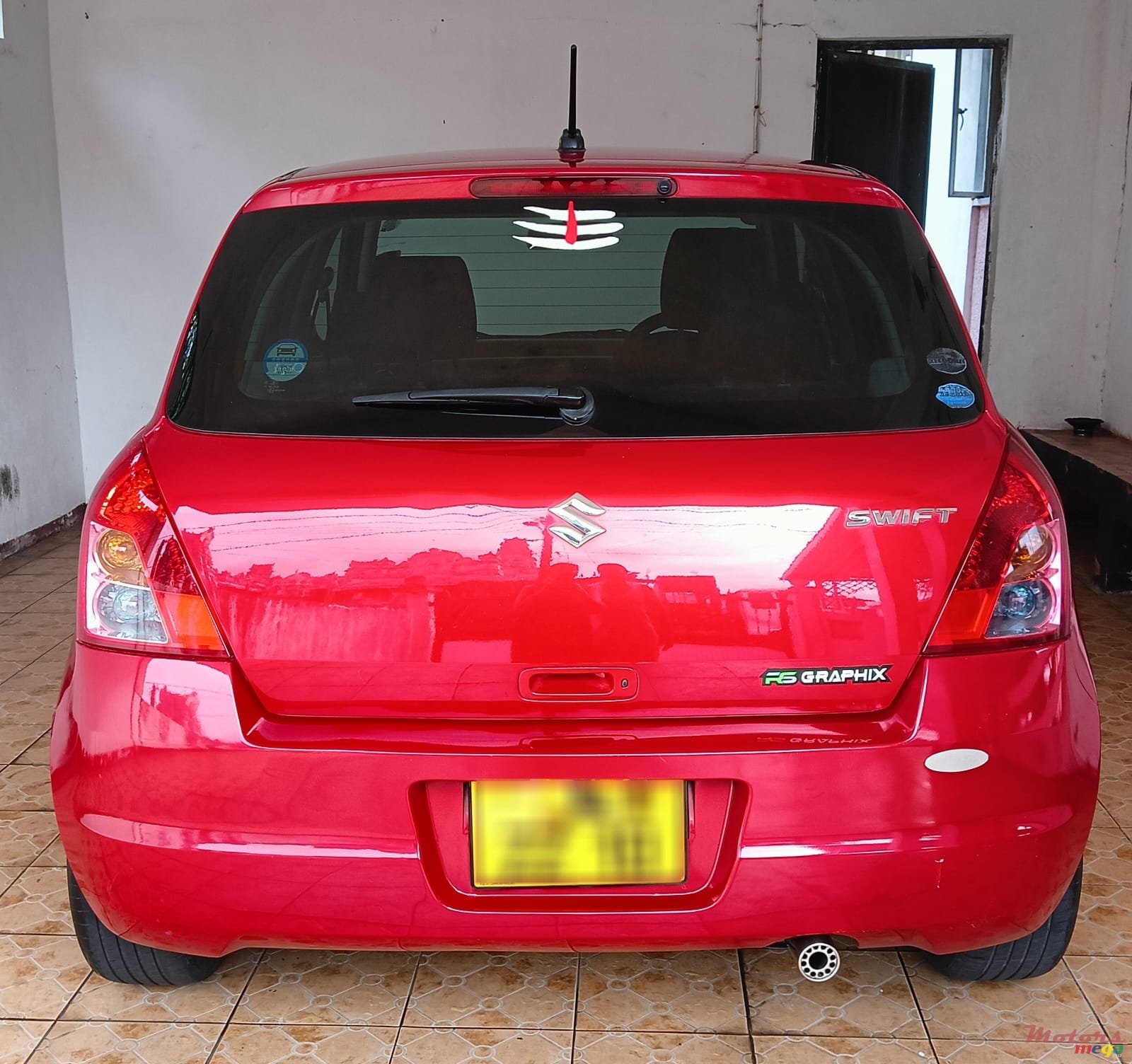 2010' Suzuki Swift photo #2