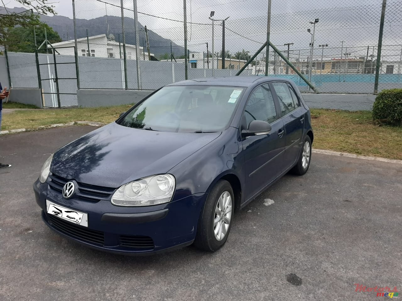 2009' Volkswagen Golf photo #1