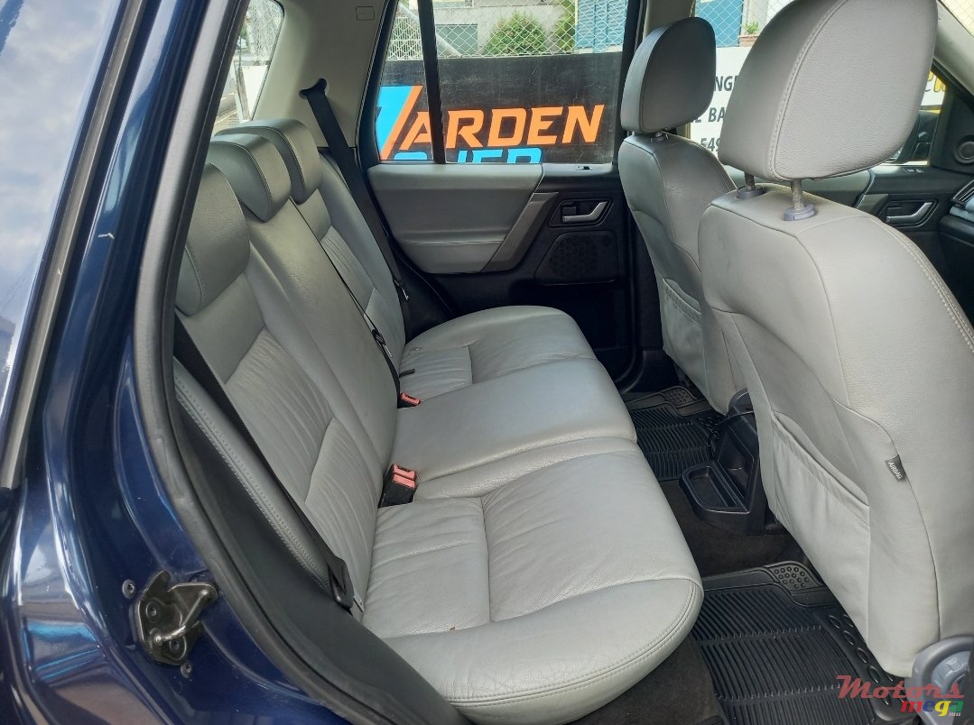 2008' Land Rover Freelander 4x4 photo #6