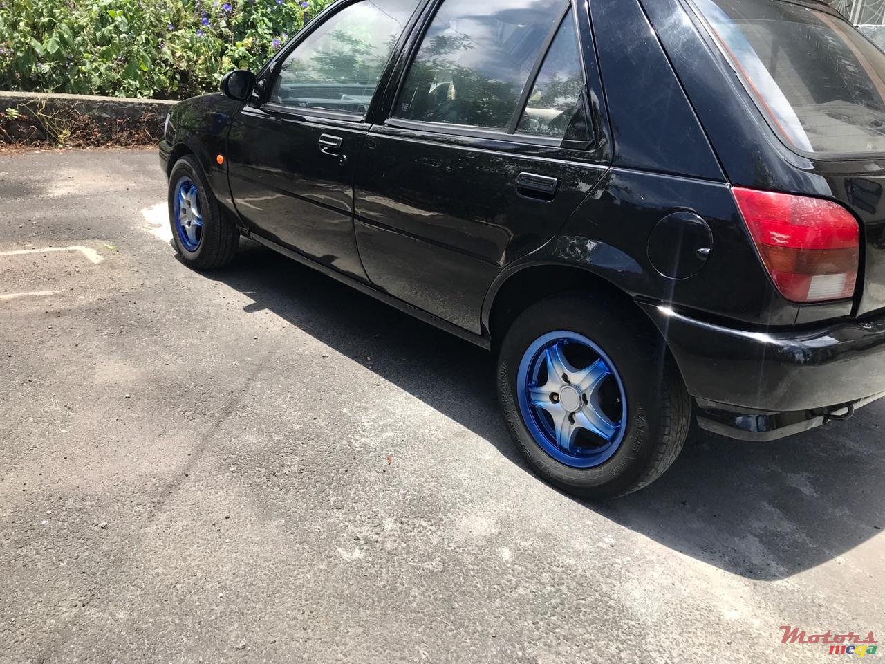 1995' Ford Fiesta photo #2