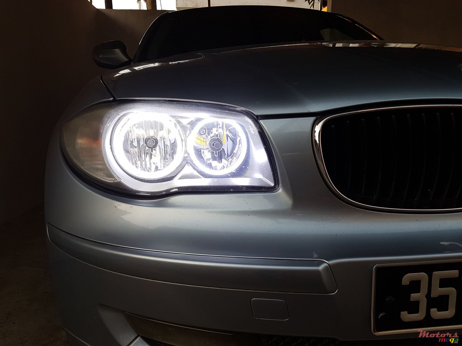 2010' BMW 1 Series 5 Door photo #1