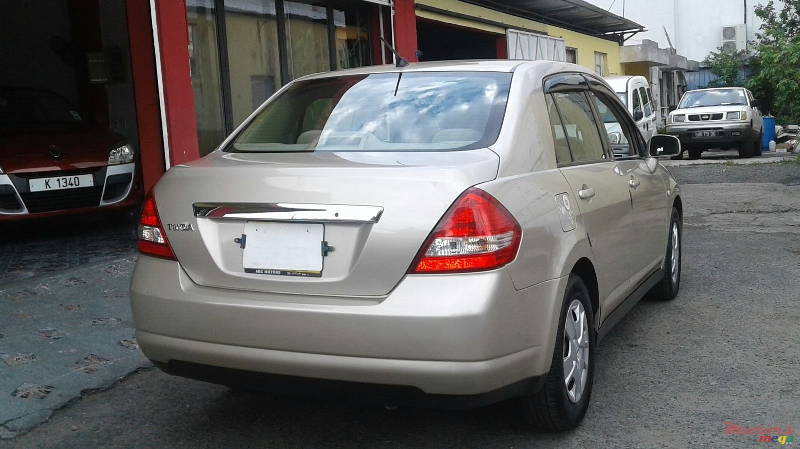 2009' Nissan Tiida photo #2