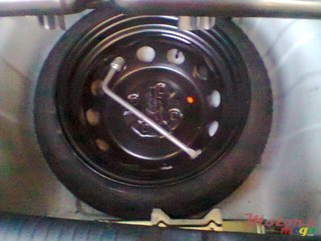 2005' Hyundai photo #6