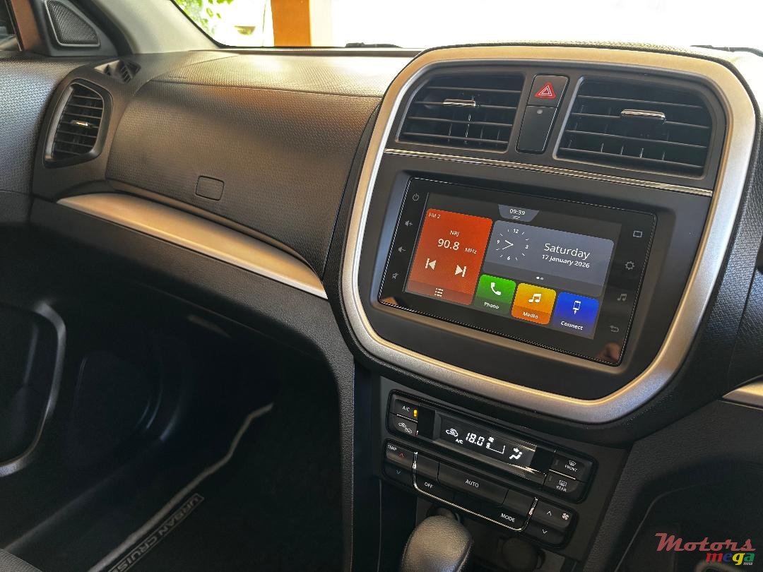 2021' Toyota Urban Cruiser photo #3