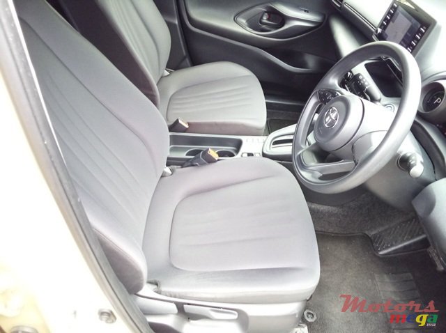 2021' Toyota Yaris Cross photo #3