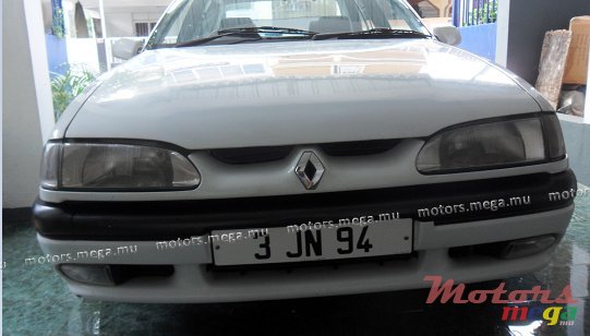 1994' Renault 19 photo #2