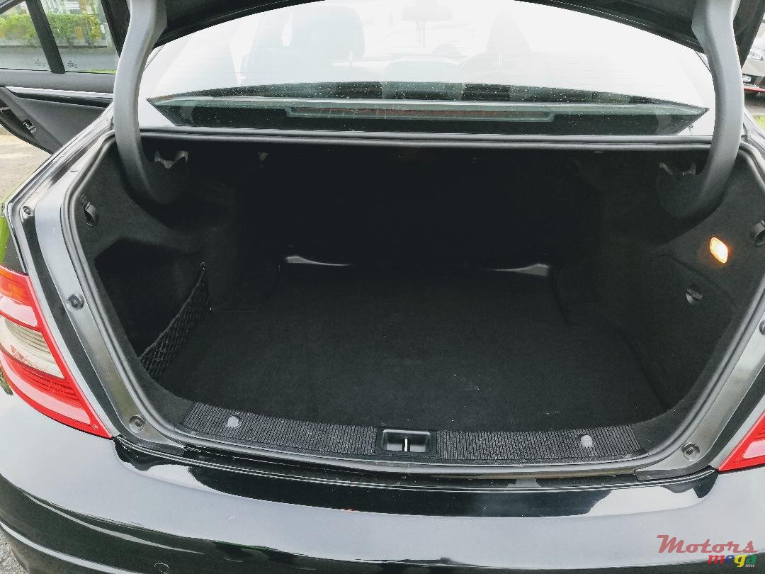 2009' Mercedes-Benz C-Class photo #4