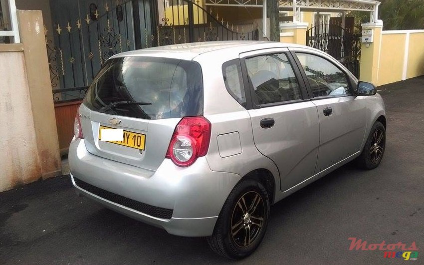 2010' Chevrolet Aveo photo #2