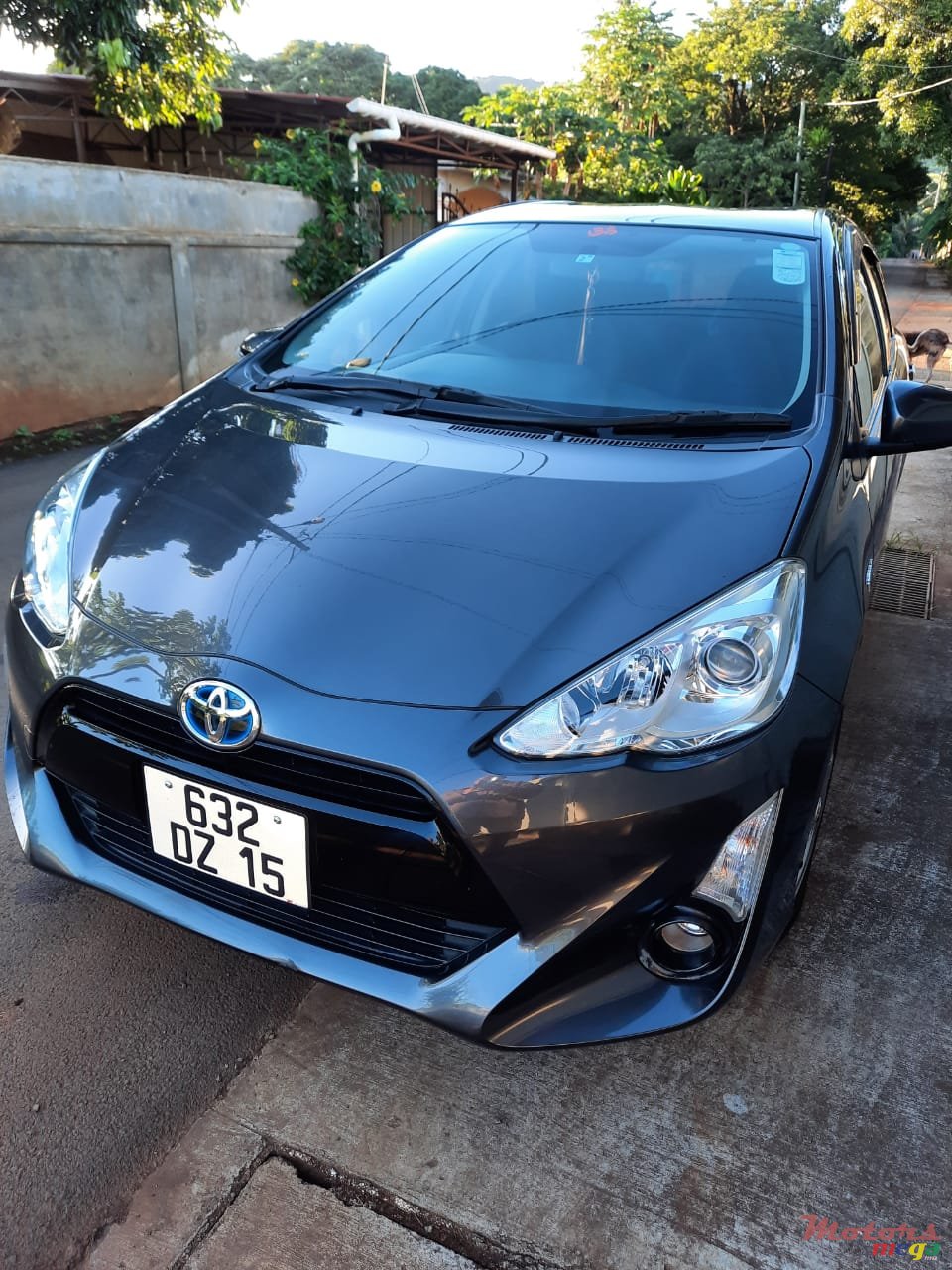 2015' Toyota Aqua photo #1