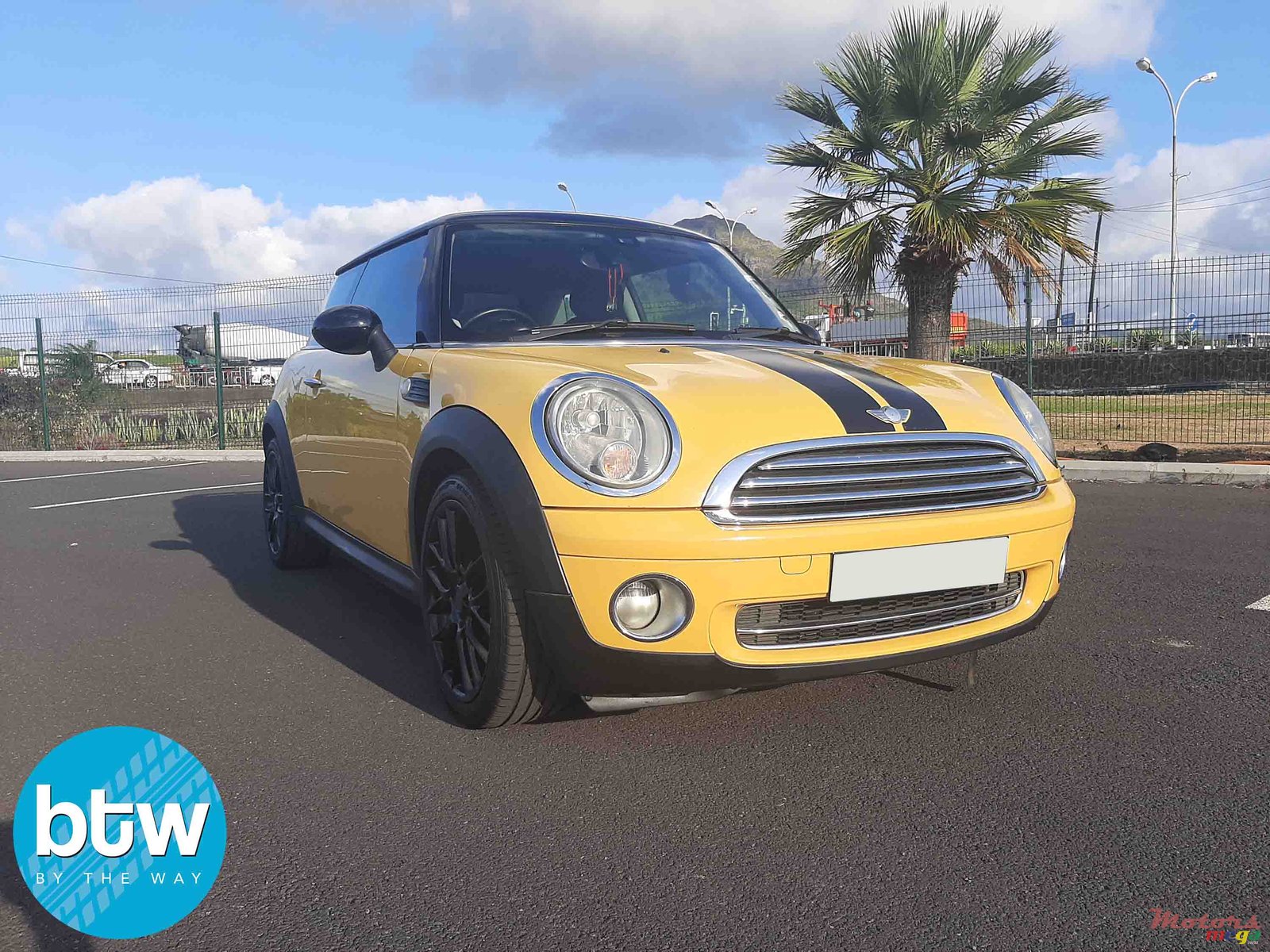 2010' MINI Cooper photo #1