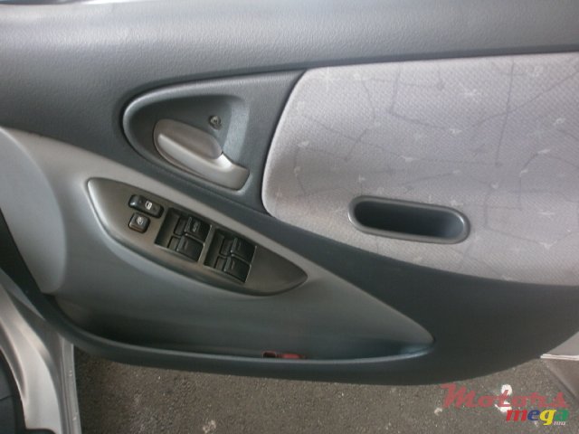 2000' Toyota Vitz vitz local photo #5