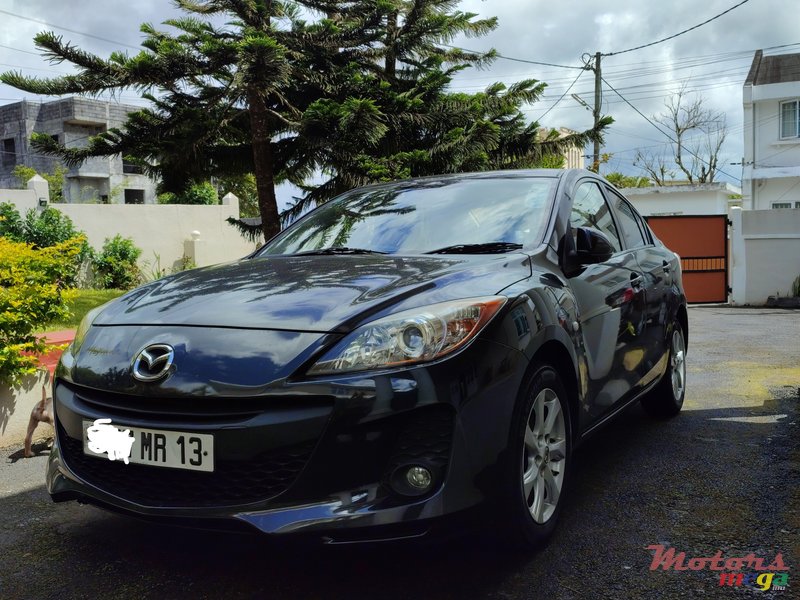 2013' Mazda 3 photo #2