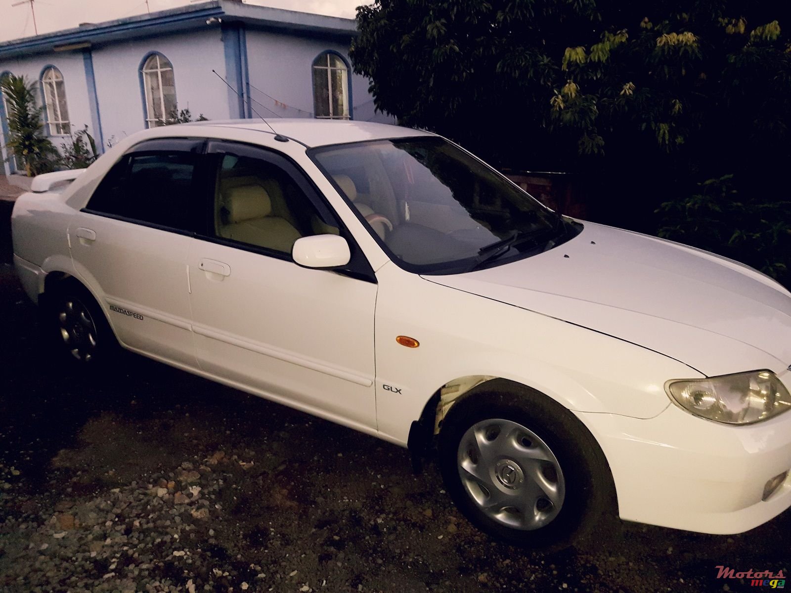 2002' Mazda Familia photo #3