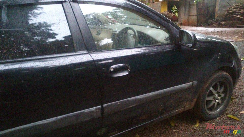 2005' Kia Rio photo #5