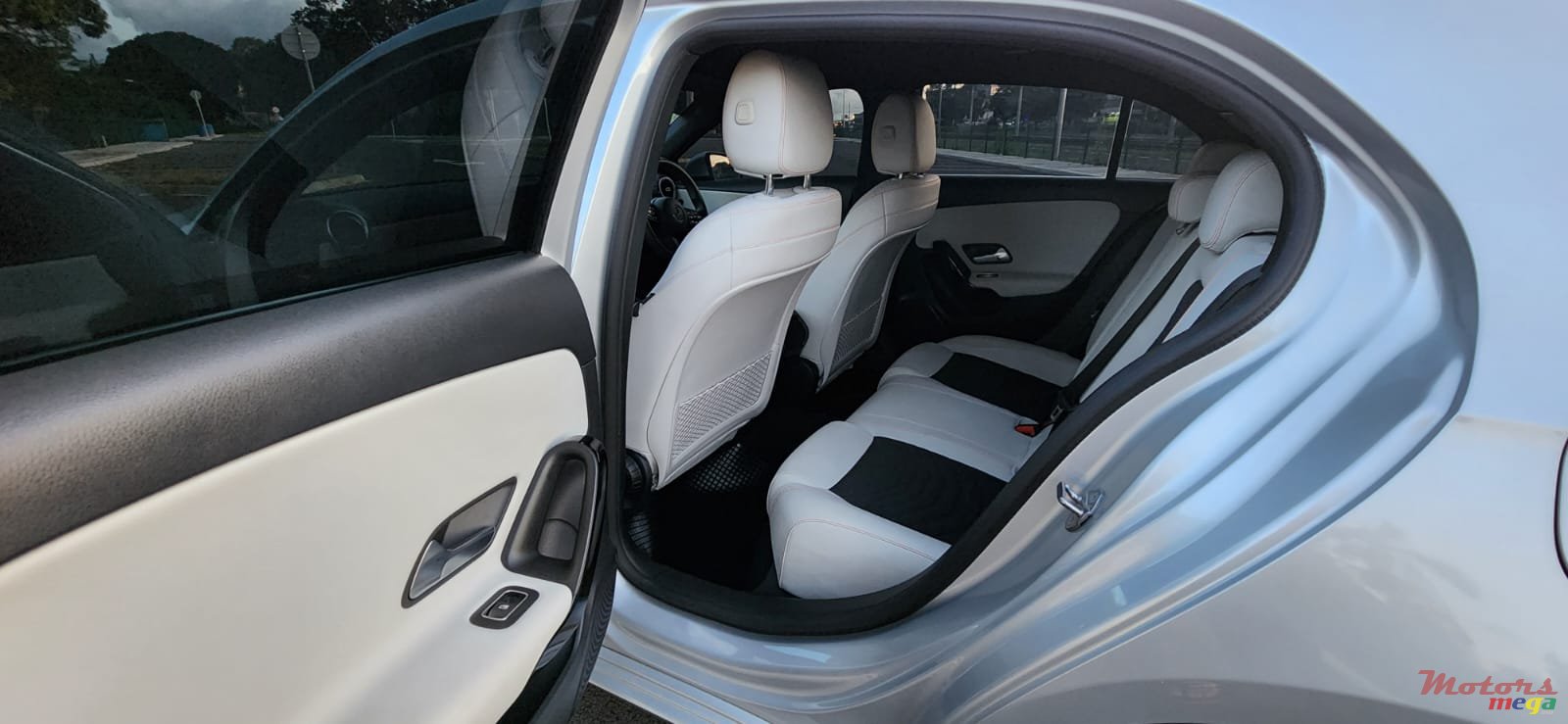 2019' Mercedes-Benz A 200 photo #7