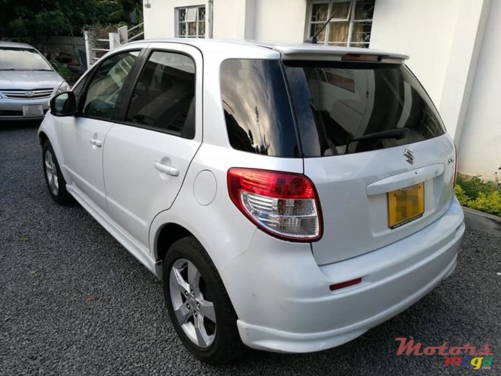 2009' Suzuki SX4 photo #3