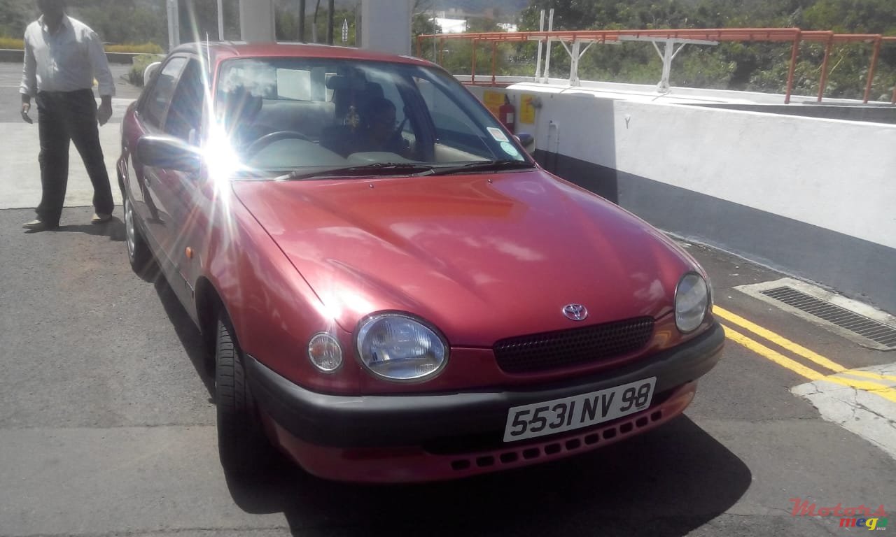 1998' Toyota Corolla photo #1