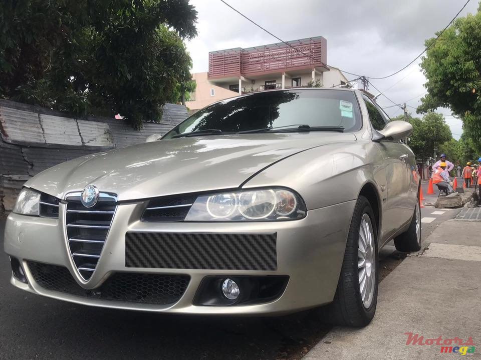 2005' Alfa Romeo 156 photo #2