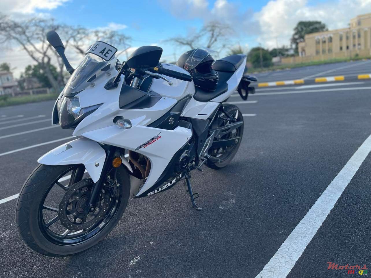 2019' Suzuki gsx250R photo #1