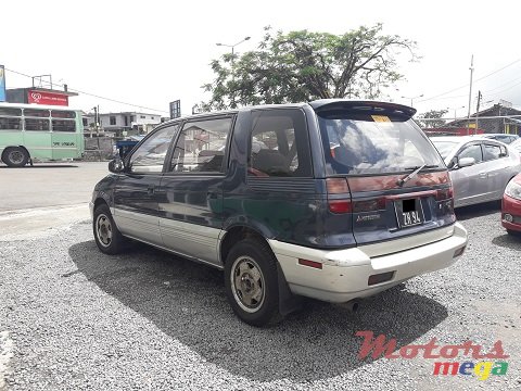 1994' Mitsubishi Chariot photo #5