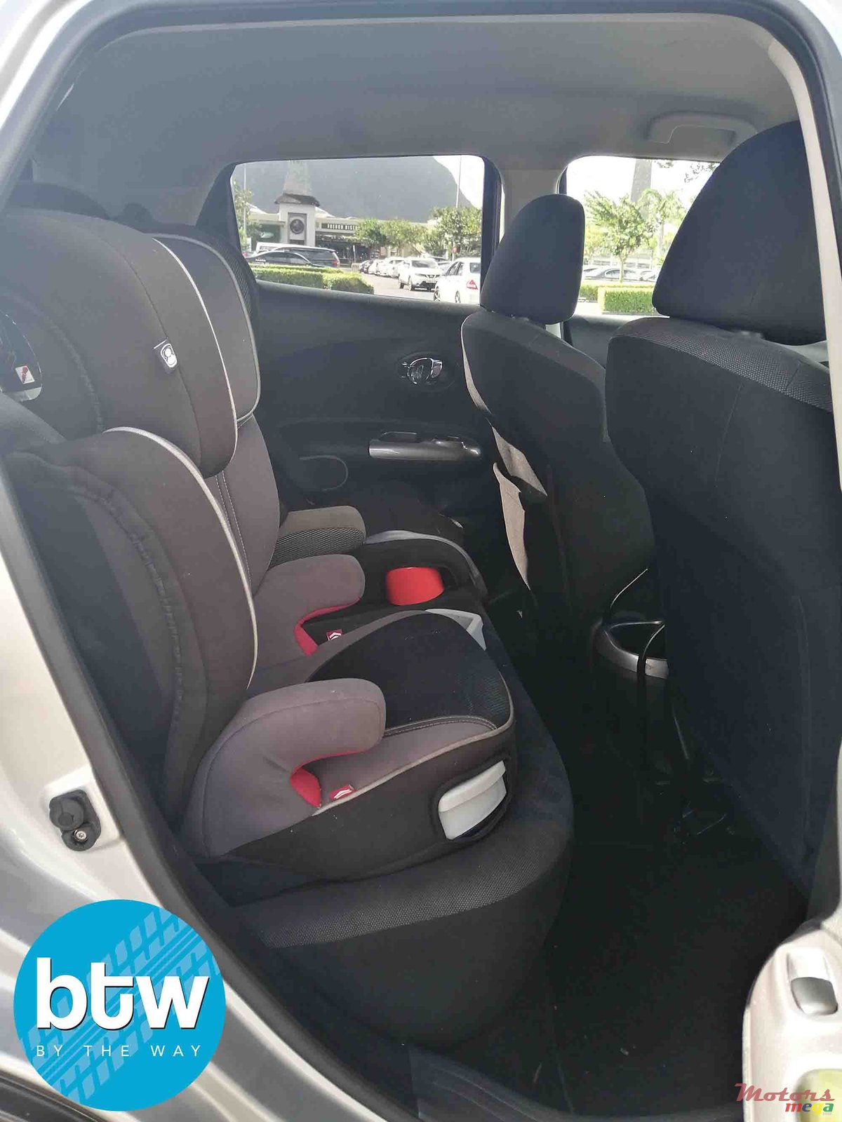 2010' Nissan Juke photo #3