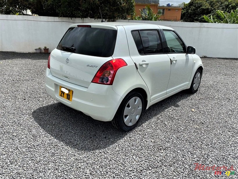 2010' Suzuki Swift Auto 1.3L JAPAN photo #2