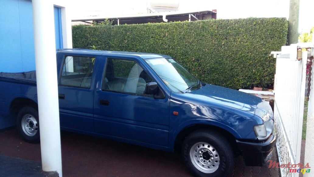 1998' Isuzu photo #4