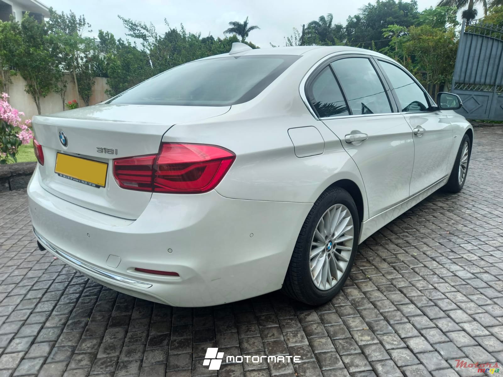 2017' BMW 318 LUXURY photo #3