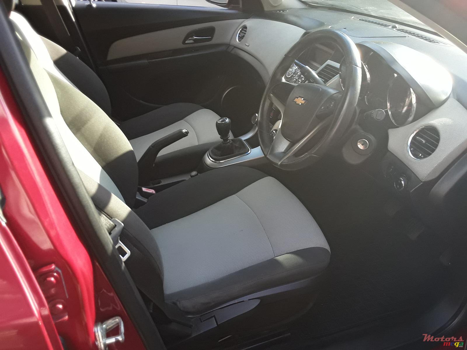 2013' Chevrolet Cruze photo #5