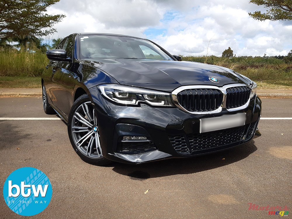 2019' BMW 330 photo #1