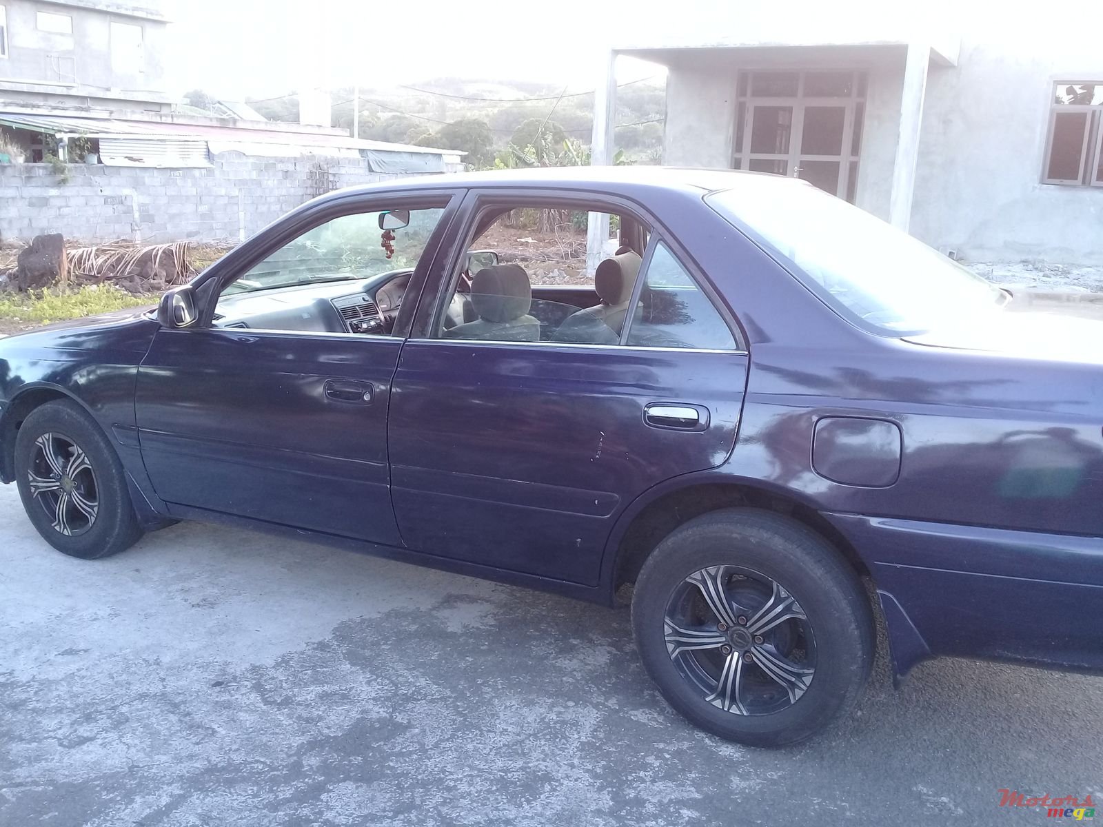 2000' Toyota Carina photo #1