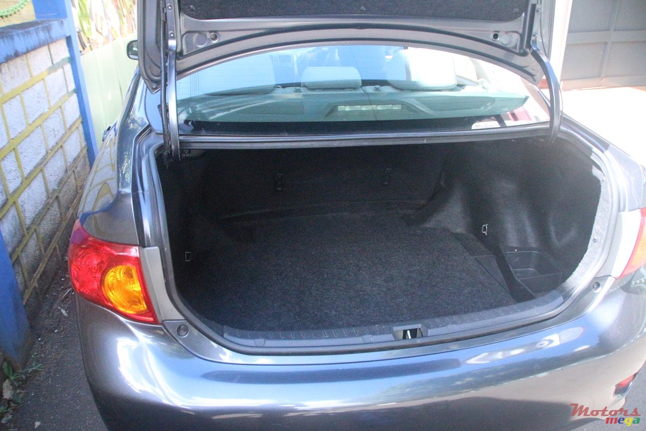 2009' Toyota Corolla photo #7