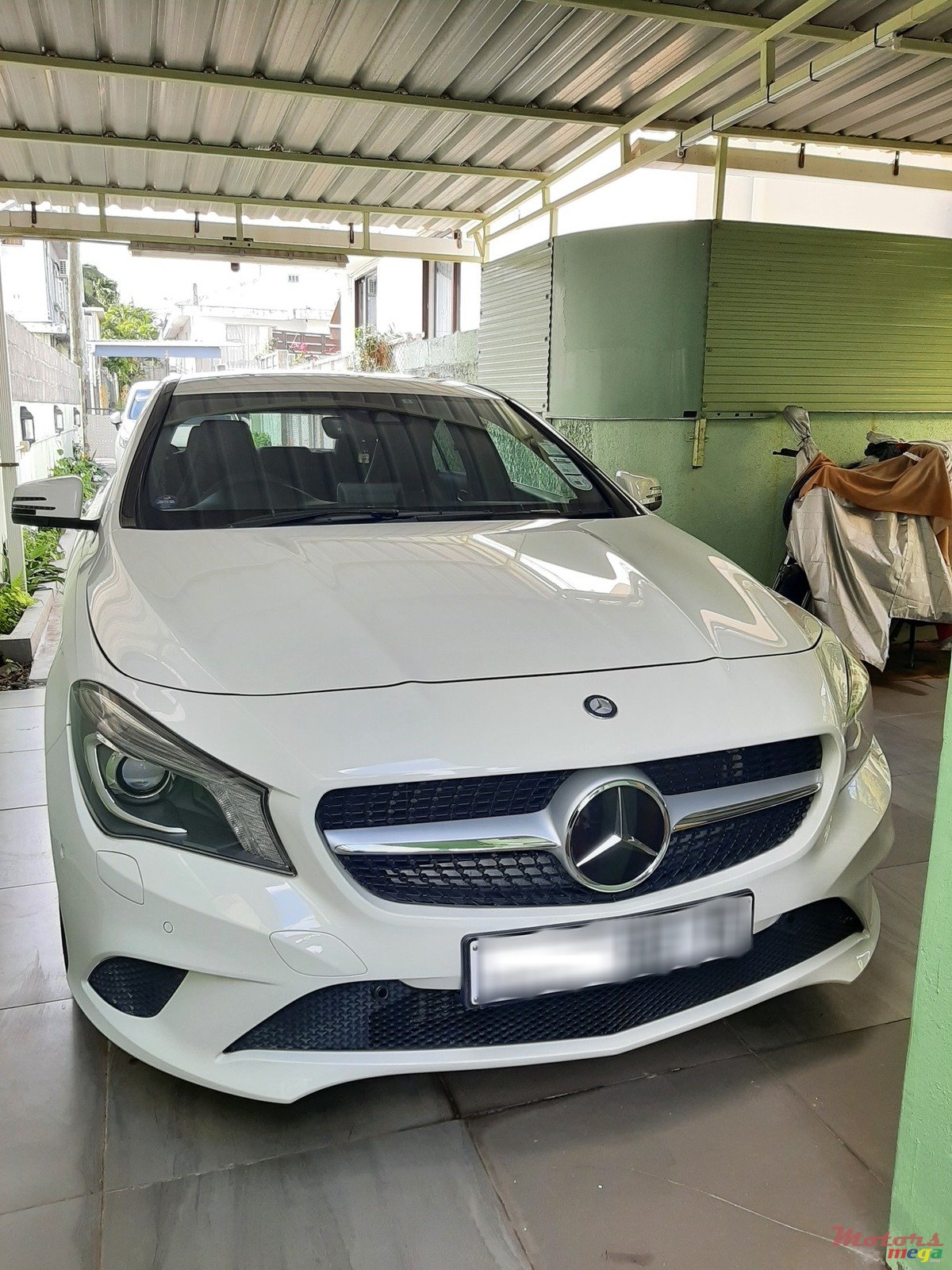 2015' Mercedes-Benz CLA 180 na photo #1