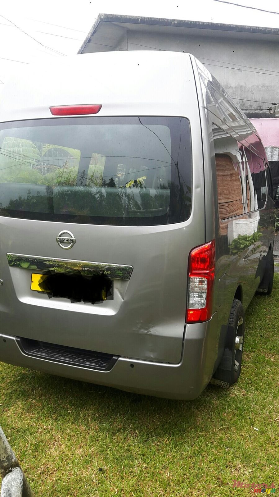 2013' Nissan Urvan NV350 photo #2