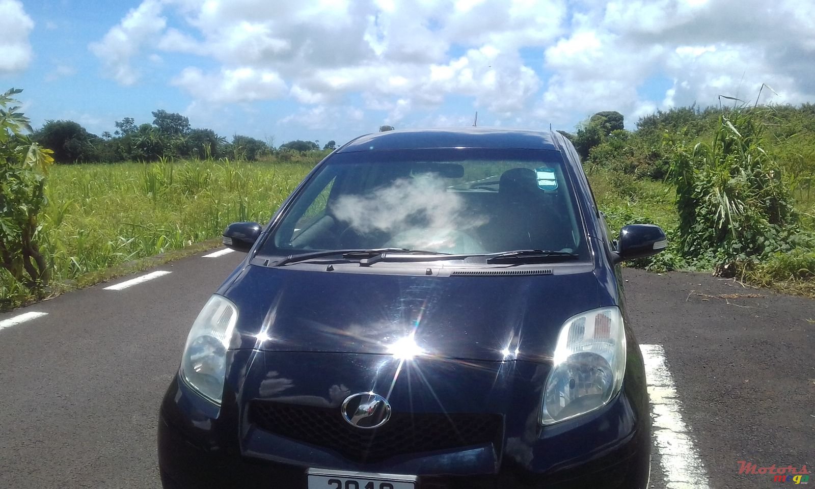 2011' Toyota Vitz nil photo #1