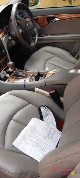 2008' Mercedes-Benz E-Class photo #2