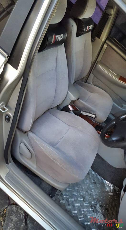 2000' Toyota photo #5