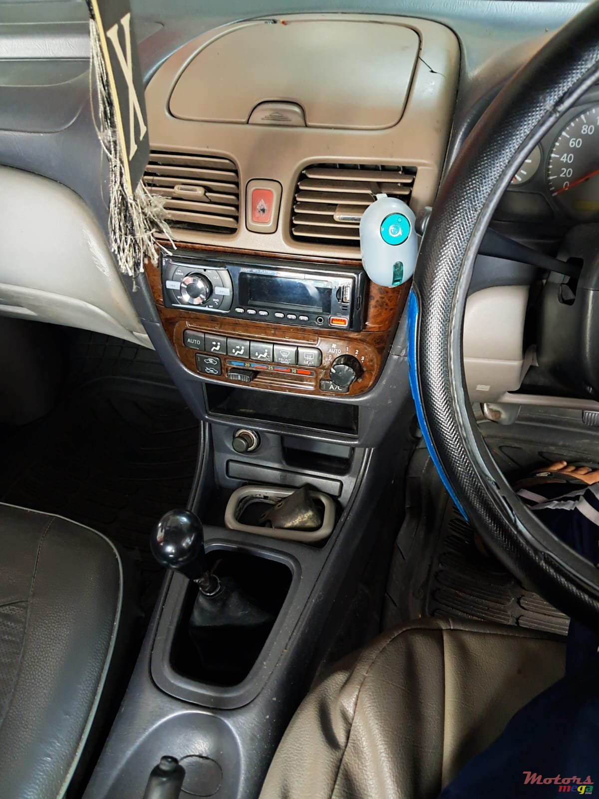 2001' Nissan Sunny photo #5