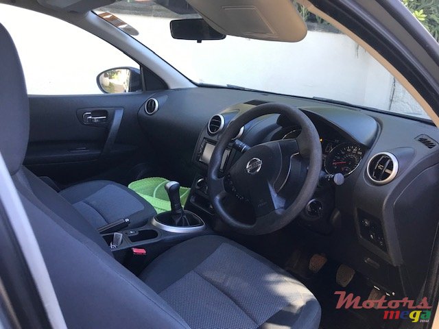 2013' Nissan Qashqai+2 photo #4