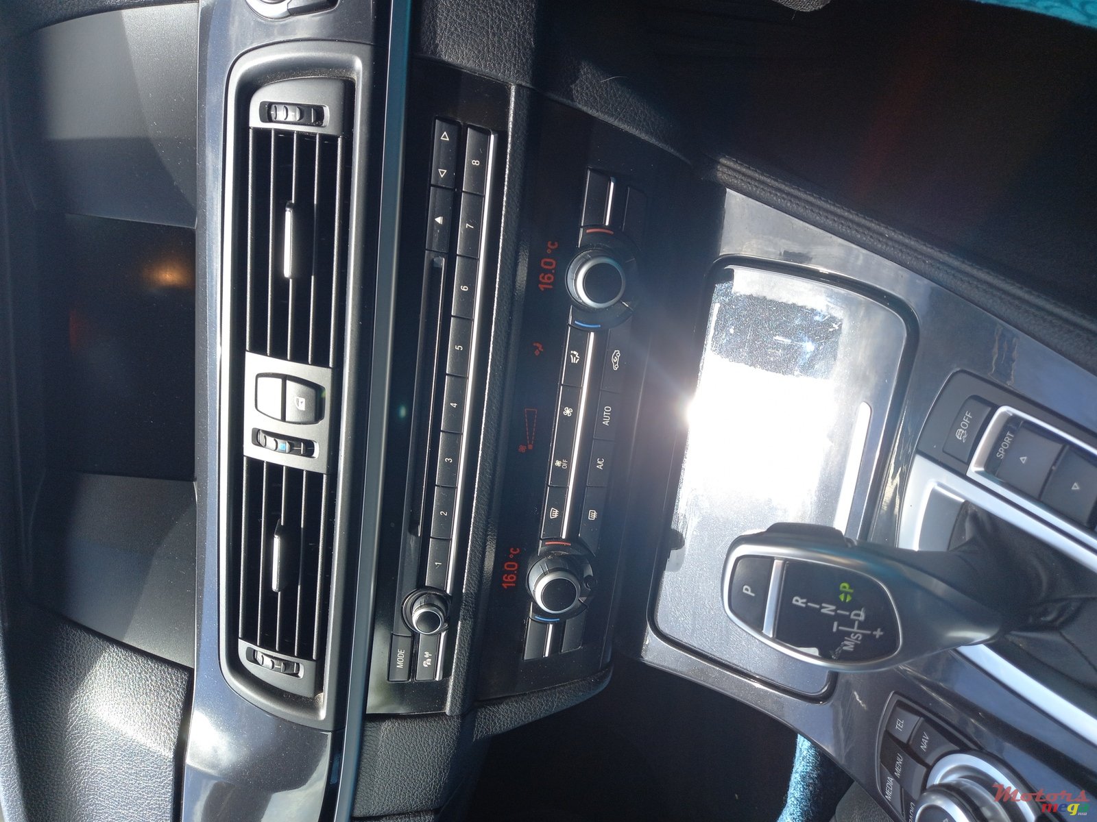 2013' BMW 5 Series photo #2