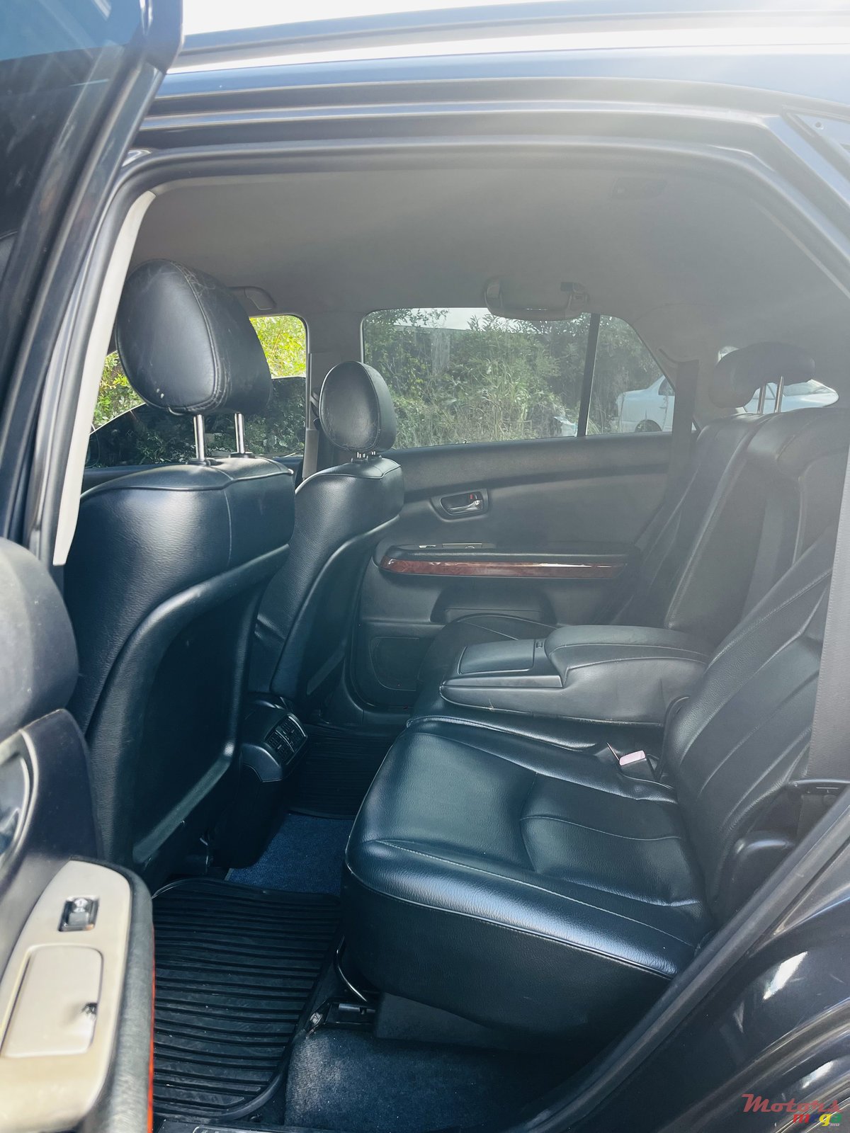 2003' Toyota Harrier photo #5