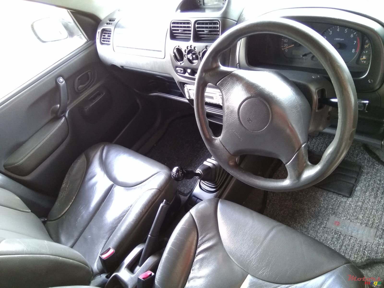 2002' Suzuki Ignis photo #4