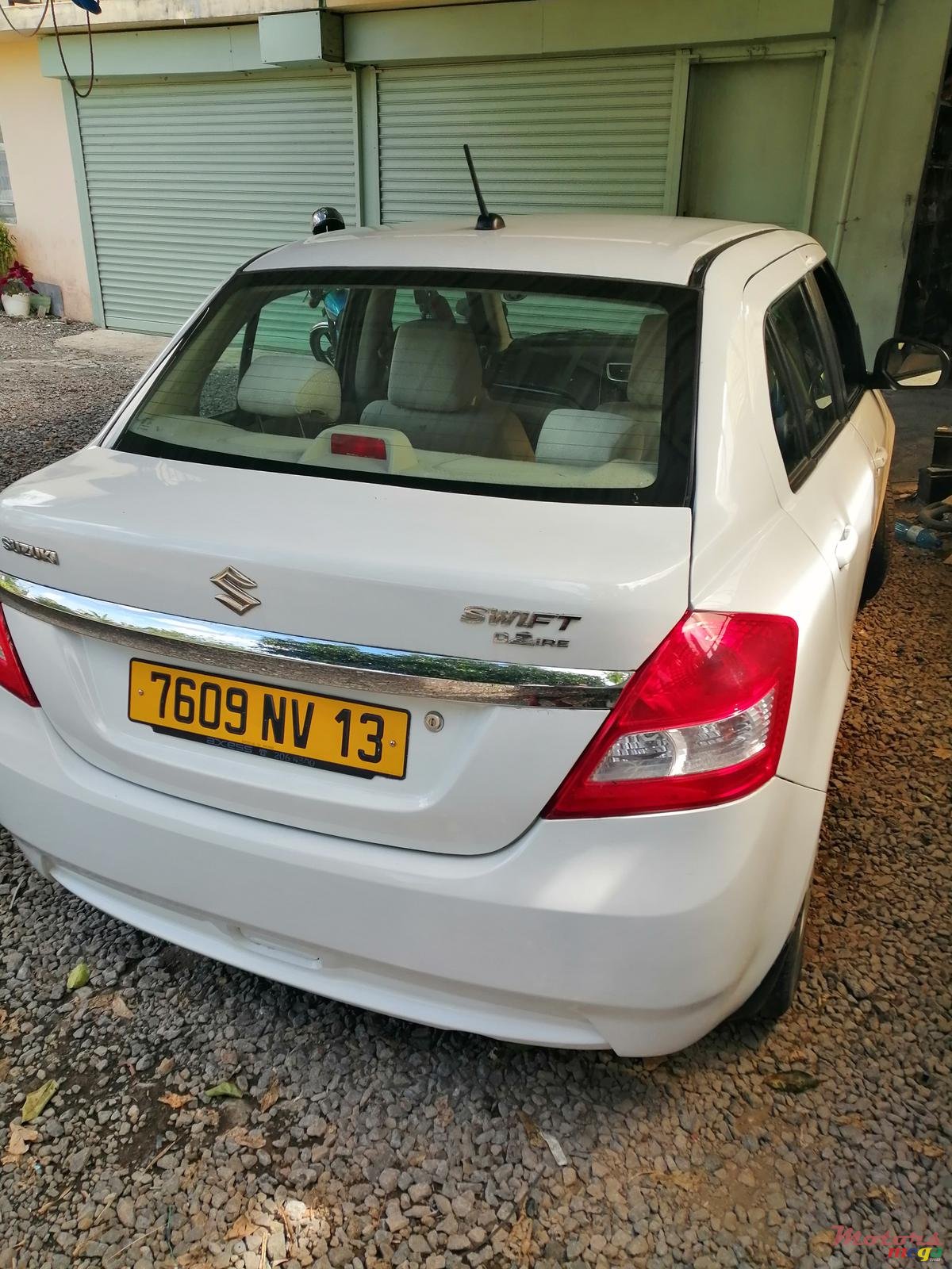 2013' Suzuki Swift photo #2