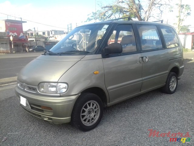 1994' Nissan Serena photo #2