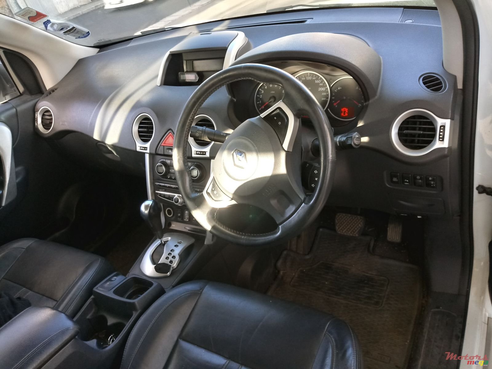 2009' Renault Koleos Dorigine photo #3
