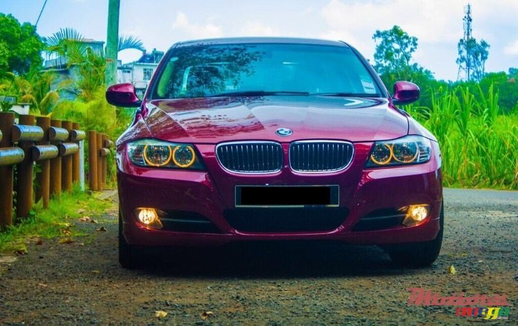 2010' BMW 320 photo #1