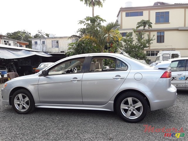 2009' Mitsubishi Lancer photo #2