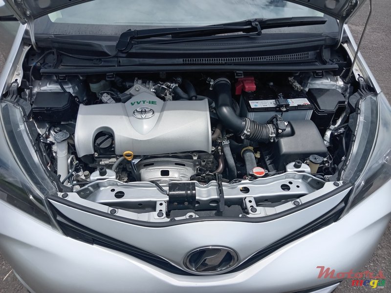 2015' Toyota Vitz 1320cc Automatic photo #4